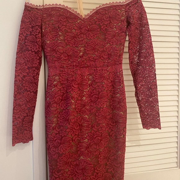 Alamour Gown - Picture 4 of 6